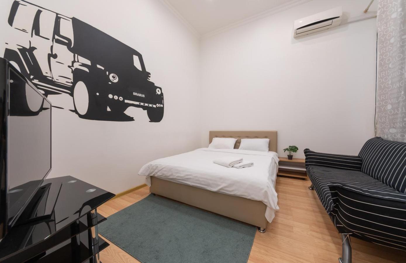Kievaccommodation In The Center 24H Self Check-In Esterno foto